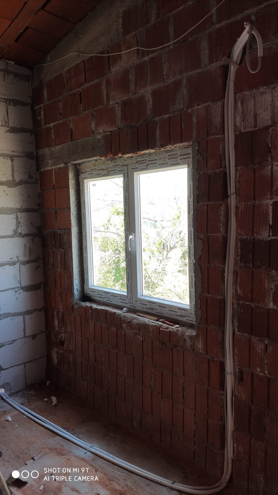 cable window